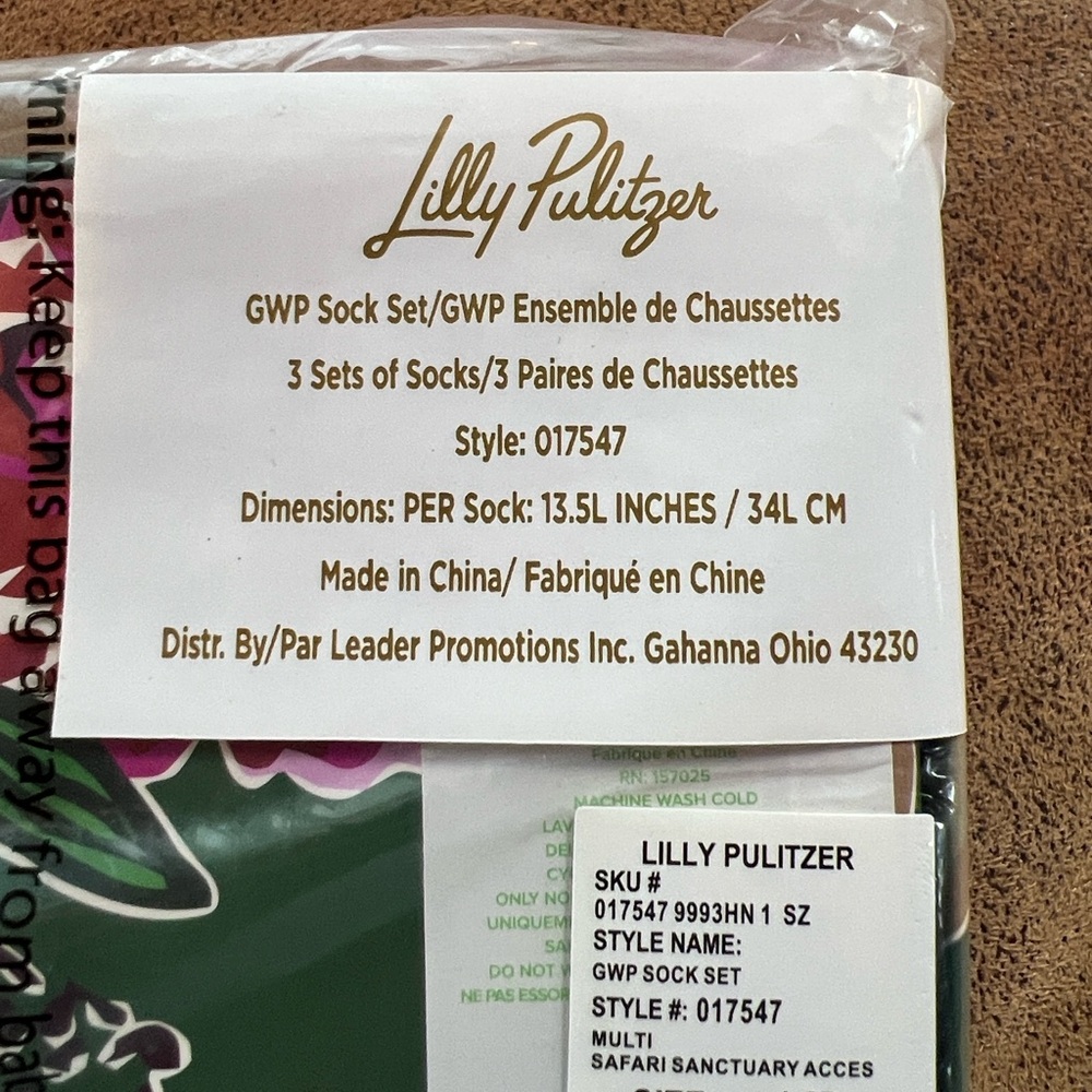 NIB Lilly Pulitzer Pink and Green GWP Sock Set - Picture 5 of 6